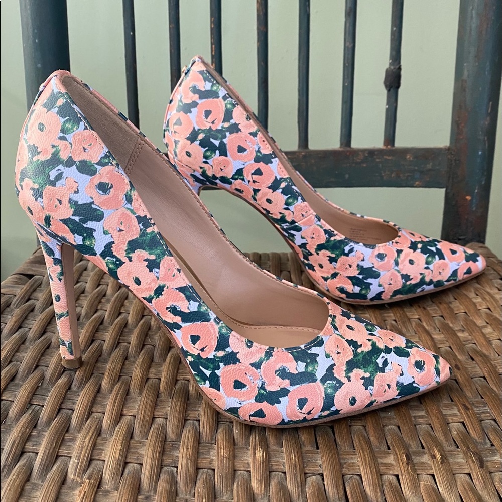 BCBGeneration Heidi Pink Floral Stiletto Pumps 6.5
